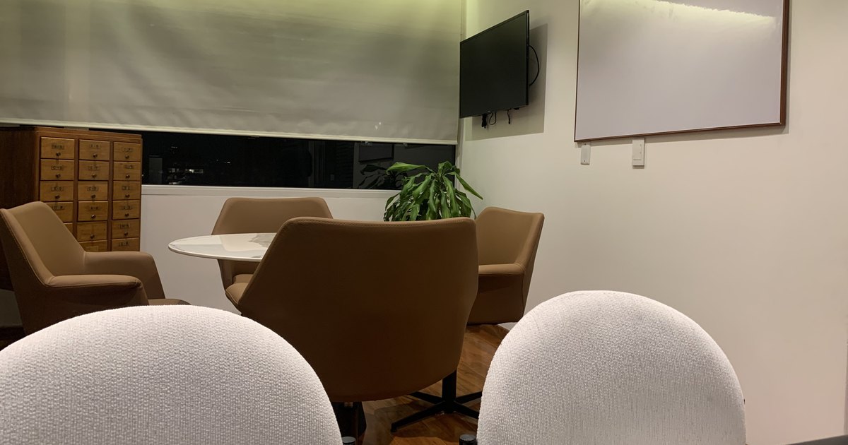 Sala de atención a clientes de Juan Antonio Matiz, abogado en representación de víctimas Colombia